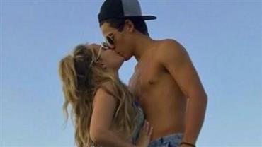 Flagra de beijo entre Larissa Manoela e Thomaz Costa "bomba" na web