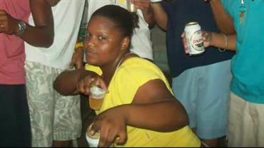 MC Carol posta fotos antigas e diverte fãs: "Se rir vai direto para o inferno"