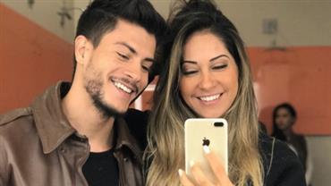 Mayra Cardi se declara para Arthur Aguiar e internauta se empolga: "Casem logo"