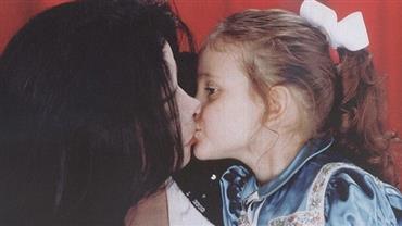 Filha faz homenagem a Michael Jackson no dia em que o pai completaria 59 anos