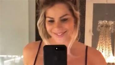 Karina Bacchi mostra silhueta quase dois meses após parto: "Voltando às medidas"