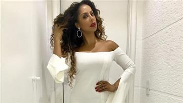 Valeria Valenssa reaparece com vestido poderoso no aniversário de 46 anos