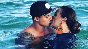Solange Couto se declara para marido 30 anos mais novo com foto de beijo