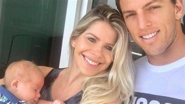 Karina Bacchi lembra foto com namorado e filho em Miami: "Surpresas da vida"