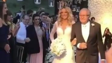 Ticiane entra ao som de Roberto Carlos em casamento com César Tralli