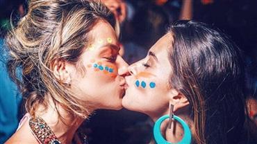 Giovanna Lancellotti dá selinho na ex-cunhada, Giovanna Ewbank: "como eu amo"