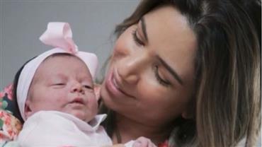 Patricia Abravanel mostra momentos marcantes do nascimento da filha recém-nascida: "Muito amada"