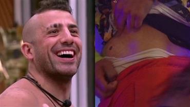 Forçou a barra? Kaysar mostra bumbum em festa no BBB e é criticado na web