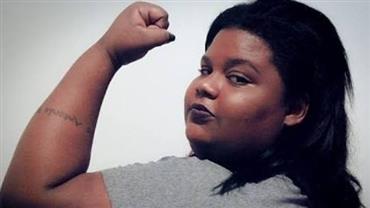 Mc Carol divulga vídeos do ex sendo preso e protesta: "facão não é lesão"