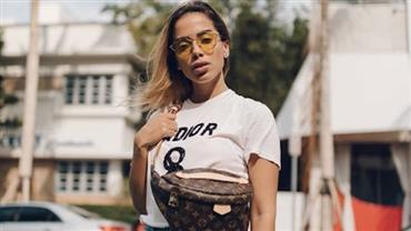 Anitta adia viagem após ter voo cancelado em Miami: "Fiquei com a roupa do corpo"