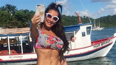 Scheila Carvalho revela que tem tendência a engordar: "Retenho muito líquido"