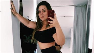 Ex-BBB Cacau posa de lingerie e defende foto sem retoques: "Deixei meu corpo livre"
