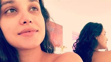 José Loreto publica foto de Débora Nascimento amamentando a filha