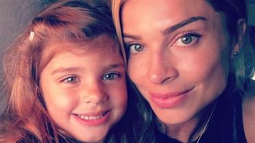 Grazi Massafera posta foto com a filha e ganha elogio de Mariana Goldfarb