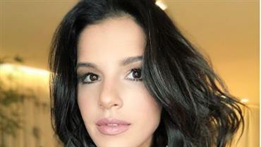 Mariana Rios mostra visual inusitado durante tratamento facial: "Sonho realizado"