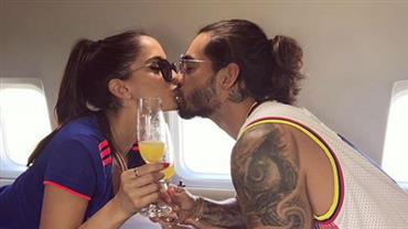 Maluma posa aos beijos com a namorada e fãs confundem com Anitta