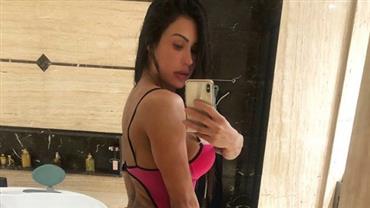 Gracyanne Barbosa usa fio-dental e conta que bumbum cresceu: "Acabo comendo demais"