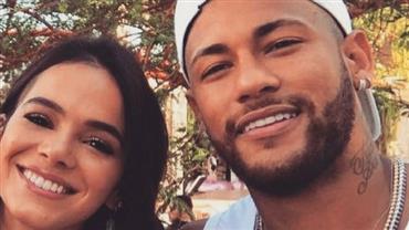 Neymar faz surpresa no aniversário de Bruna Marquezine: "Te amo, preta"