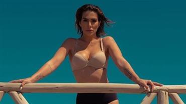 Cleo faz "carão" em foto de lingerie e fã diz: "Insuportável de tão linda"