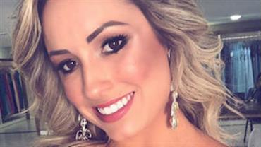Ex-BBB Jéssica Mueller coloca megahair platinado e brinca: "Sou Britney Spears"