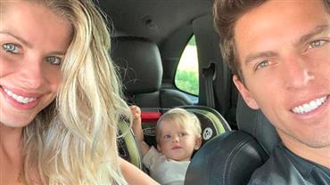 Karina Bacchi fala sobre os preparativos do seu casamento com Amaury Nunes: "Feliz com tudo"