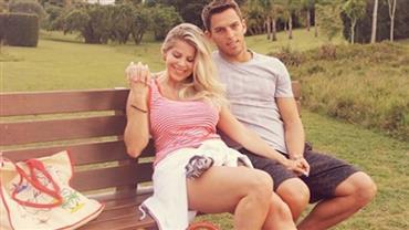 Karina Bacchi comemora um ano com Amaury Nunes: "Você chegou pra ficar"