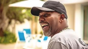 Mr. Catra morre aos 49 anos após luta contra câncer no estômago