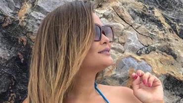Geisy Arruda posa com maiô decotadíssimo e ganha elogios: "Gata demais"