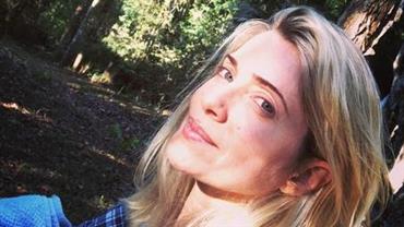 Aos 45 anos, Letícia Spiller faz selfie  sem maquiagem e recebe elogio: "Que mulher"