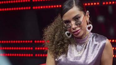 Após fã defender Anitta, cantora se pronuncia sobre notícia falsa de que ela o teria maltratado