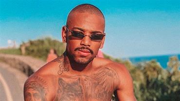 Nego do Borel posa sem camisa e diz: "Nunca imaginei que eu fosse ser esse galã todo"