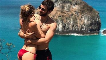 Laura Neiva posta foto romântica com Chay Suede e se declara: "Eu amo o neneco"