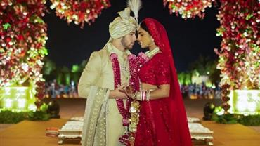 Nick Jonas e Priyanka Chopra divulgam fotos de casamento na Índia