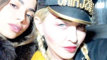 Anitta empolga fãs ao posar com Madonna: "Estar ao seu lado é aprendizado"
