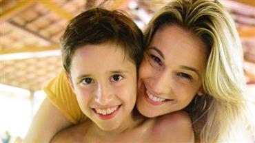 Fernanda Gentil comemora aniversário de filho "adotivo": "Furacão de amor"