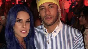 Tati Zaqui posa com Neymar em festa e fãs brincam: "Perdeu, Bruna"