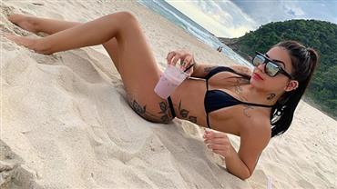 Mc Mirella mostra espanhola em foto e fã pede: "Vamos fazer uma juntos?"