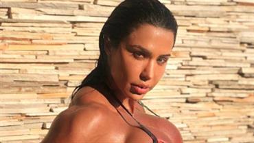 Gracyanne Barbosa exibe corpo bronzeado e saradíssimo em foto de biquíni