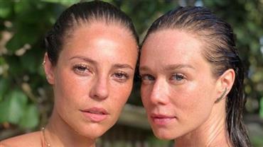 Mariana Ximenes relembra viagem com Paolla Oliveira e internauta comenta: "Parecem gêmeas"