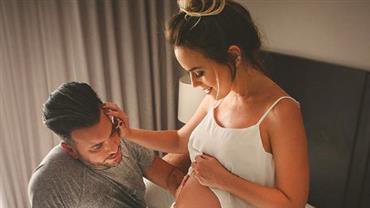 Grávida, Thaeme publica vídeo de bebê se mexendo na barriga