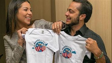 Thammy Miranda e Andressa Ferreira ganham primeiro presente do futuro bebê