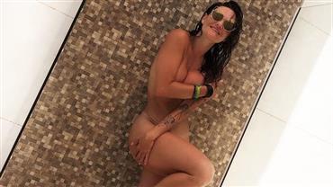 Laura Keller é flagrada nua no banheiro e fãs reparam em detalhe inusitado da foto