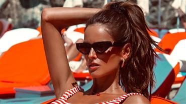 De biquíni, Izabel Goulart exibe abdômen 'cavadinho' na Itália: "Dia do bronzeado"