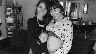 Grávida, Letícia Colin exibe barrigão e posa com bebê de amiga: "Obrigada pela aula"