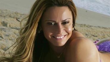Viviane Araújo encara sessão de "tapas" no bumbum com fins terapêuticos