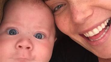 Luiza Possi faz selfie e "carinha de sapeca" do filho rouba a cena