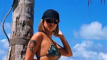 Noiva de José de Abreu mostra corpão ao posar de biquíni nas Maldivas