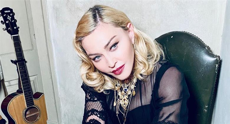 Madonna ''puxa orelha'' de fã após reclamação de atraso: "Esse show não é para você"