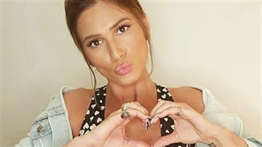 Lívia Andrade dá conselho amoroso picante e esquenta o clima em rede social