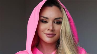 Juju Salimeni esbanja sensualidade durante ensaio fotográfico: "Amor próprio é sobre se libertar"